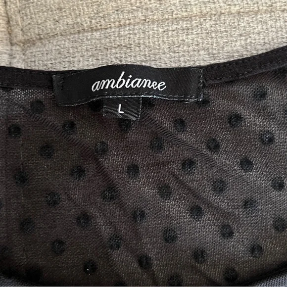 Black Dot Top Size L - Picture 3 of 3